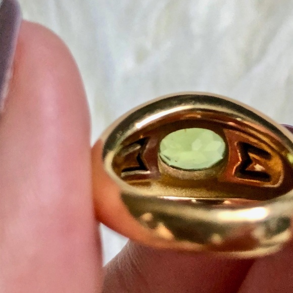 MAUBOUSSIN PARIS Peridot Mother of Pearl Ring 18K - Picture 4 of 6